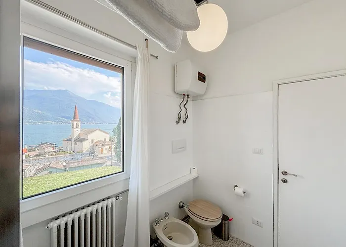 Belvedere Three-room View Pianello Del Lario
